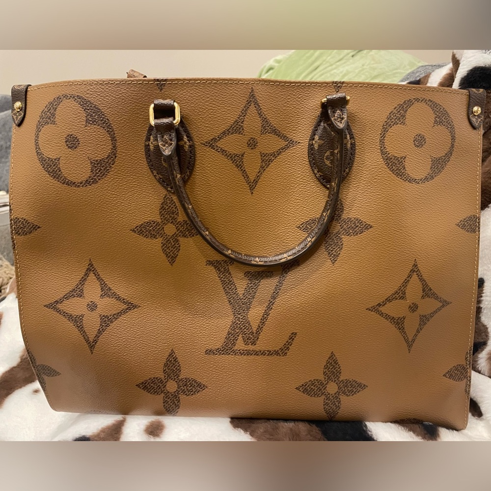 Louis Vuitton On The Go Reverse Monogram